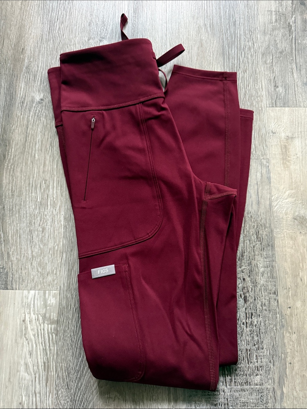 Figs scrublegging burgundy XS nwot